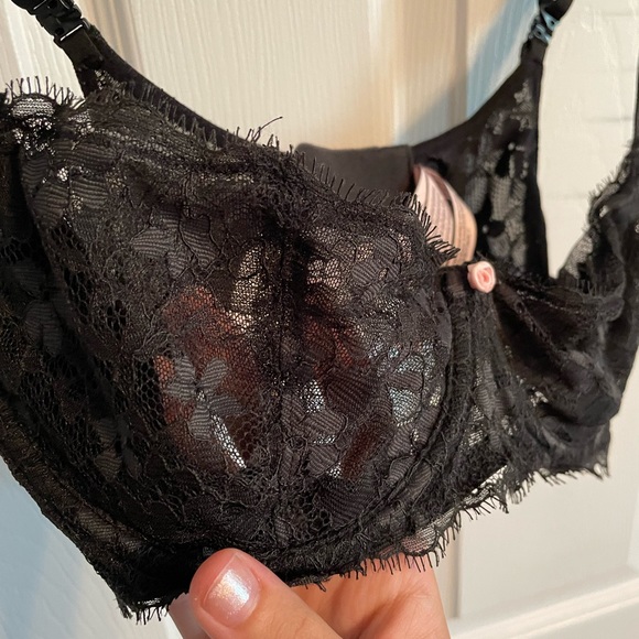 Victoria's Secret Bra - Picture 2 of 7
